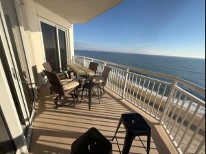 gateway-1412-balcony-owner.jpg