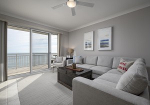 gateway1412-8-living.jpg