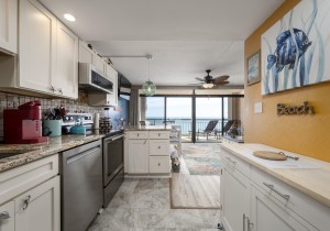 fountainhead1202-11-kitchen.jpg