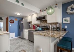 fountainhead1202-16-kitchen.jpg