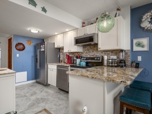 fountainhead1202-16-kitchen.jpg