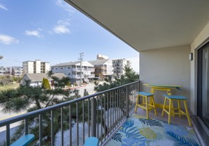tradewinds203-4-balcony.jpg