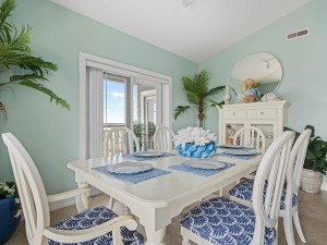 4100-401-7-dining.jpg