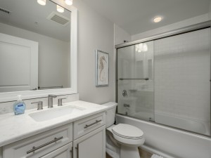 gateway805-25-bath-2.jpg