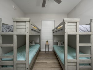 gateway805-26-bedroom-3.jpg