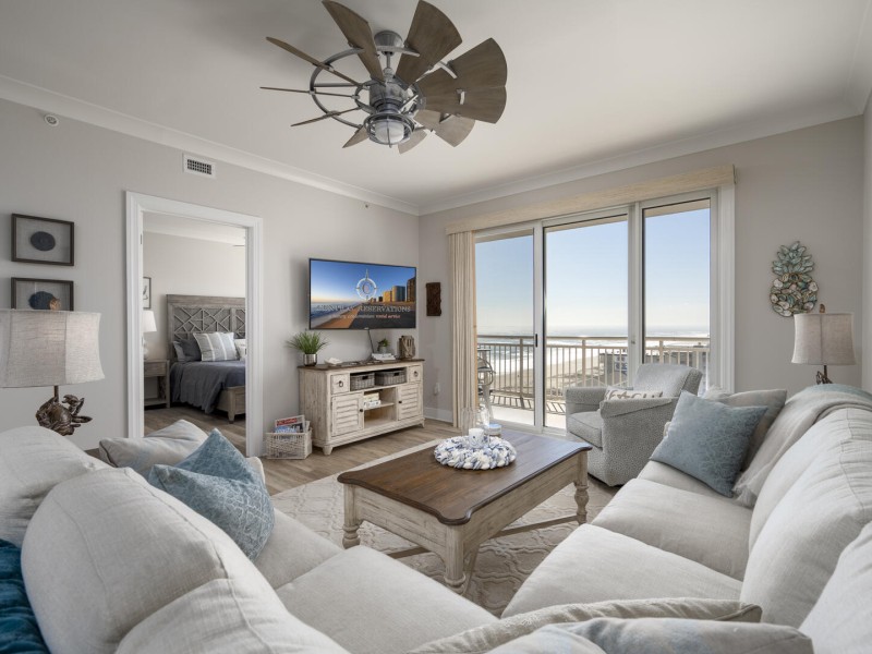 gateway805-9-living-area.jpg
