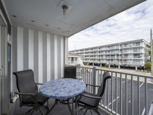 lazywhale22-6-balcony.jpg