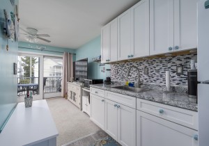 lazywhale22-9-kitchen-no-stove.jpg