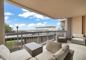 fountainhead205-1-balcony.jpg