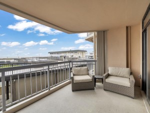 fountainhead205-2-balcony.jpg