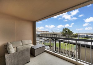 fountainhead205-3-balcony.jpg