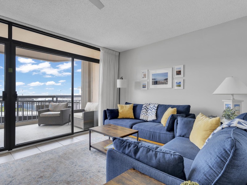 fountainhead205-5-living-area.jpg