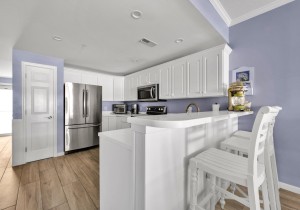 oceancastle202-10-kitchen.jpg