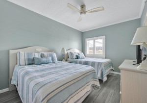 oceancastle202-17-bedroom-2.jpg