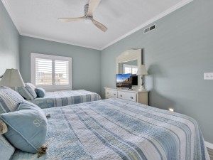 oceancastle202-18-bedroom-2.jpg