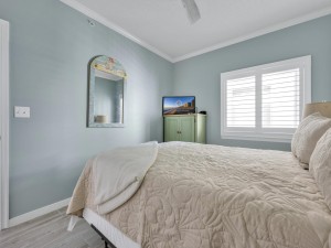 oceancastle202-20-bedroom-3.jpg