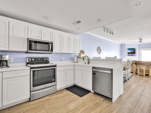 oceancastle202-7-kitchen.jpg