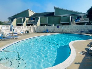 9-pool.jpg