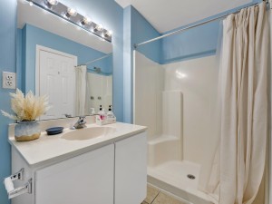 lighthousevilla9-16-primary-bath.jpg