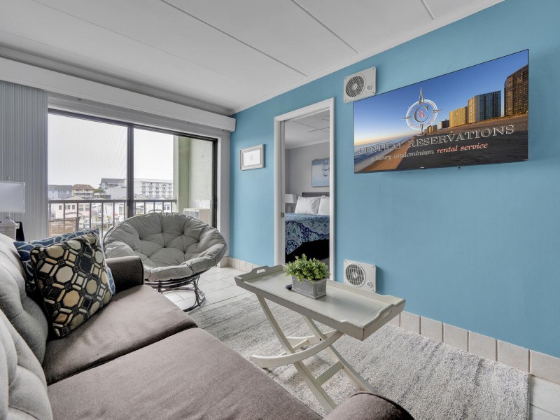 westwardho207-4-living-area.jpg