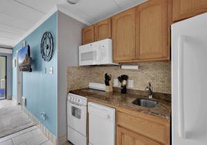 westwardho207-7-kitchen.jpg