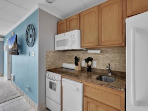 westwardho207-7-kitchen.jpg