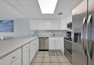 regencyplace105-12-kitchen.jpg