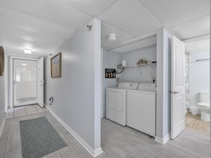 regencyplace105-14-laundry.jpg