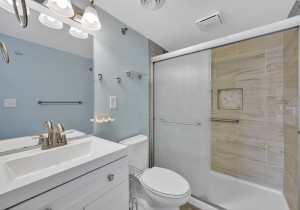 regencyplace105-17-primary-bath.jpg
