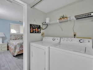 regencyplace105-19-laundry.jpg