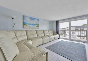 regencyplace105-7-living-ara.jpg