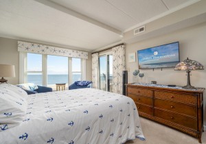spd405-8-prmary-bedroom.jpg