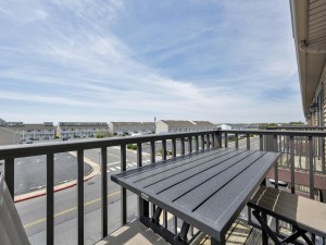bahamaprincessw-15-upper-balcony-street-side.jpg