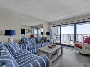 ocean11-606-5-living-area.jpg