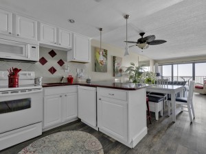 ocean11-606-9-kitchen.jpg