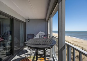 oceanll606-2-balcony.jpg