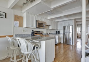 beachvillage3-13-kitchen.jpg