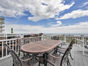 beachvillage3-2-oceanfront-deck.jpg