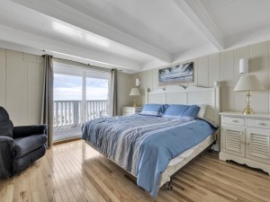 beachvillage3-23-primary-bedroom.jpg