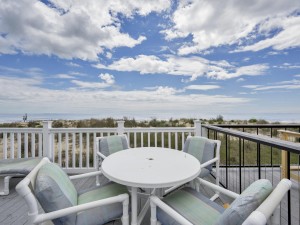 beachvillage3-3-oceanfront-deck.jpg