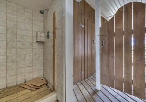 beachvillage3-31-outdoor-shower.jpg