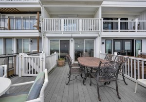 beachvillage3-5-oceanfront-deck.jpg