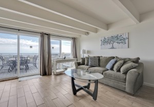 beachvillage3-6-living-area.jpg