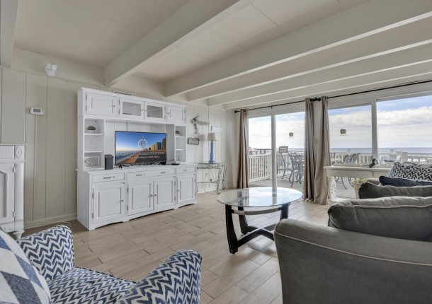 beachvillage3-8-living-area.jpg
