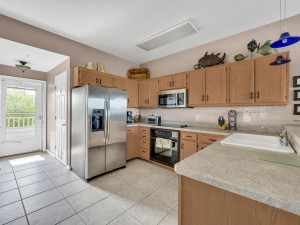 ritz8-12-kitchen.jpg