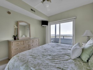 ritz8-16-primary-bed.jpg
