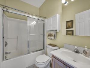 ritz8-17-primary-bath.jpg