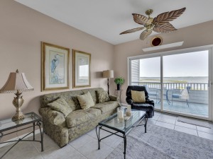 ritz8-7-living.jpg
