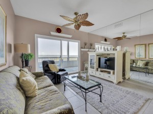 ritz8-8-living-area.jpg