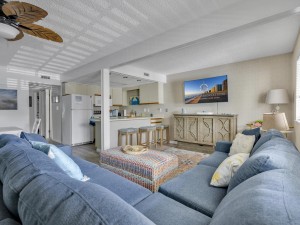 bayvista102-10-living-area.jpg